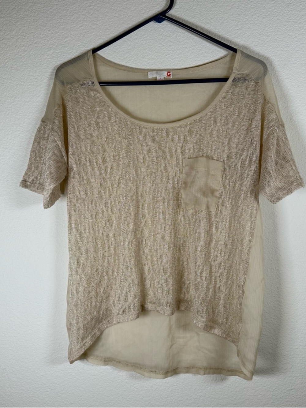Vtg G by Guess Beige Textured Short Sleeve blouse Pocket Banana bread baddie